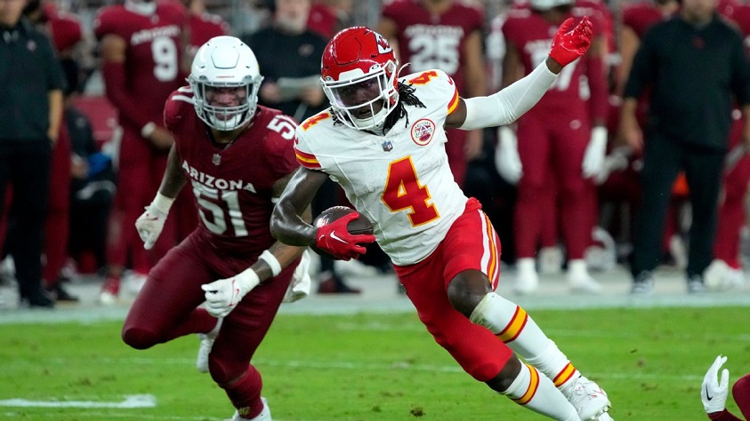 Patrick Mahomes astuu kentälle ottaakseen voiton helposti